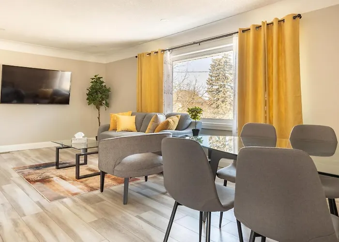 Entire 2 Bedroom Apartment Downtown - U3