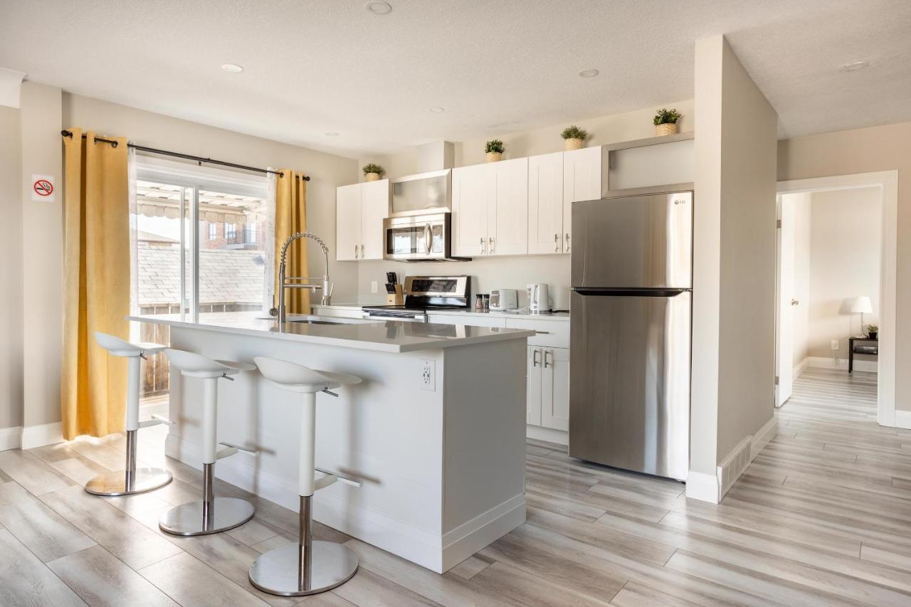 Entire 2 Bedroom Downtown - U3 Apartment *