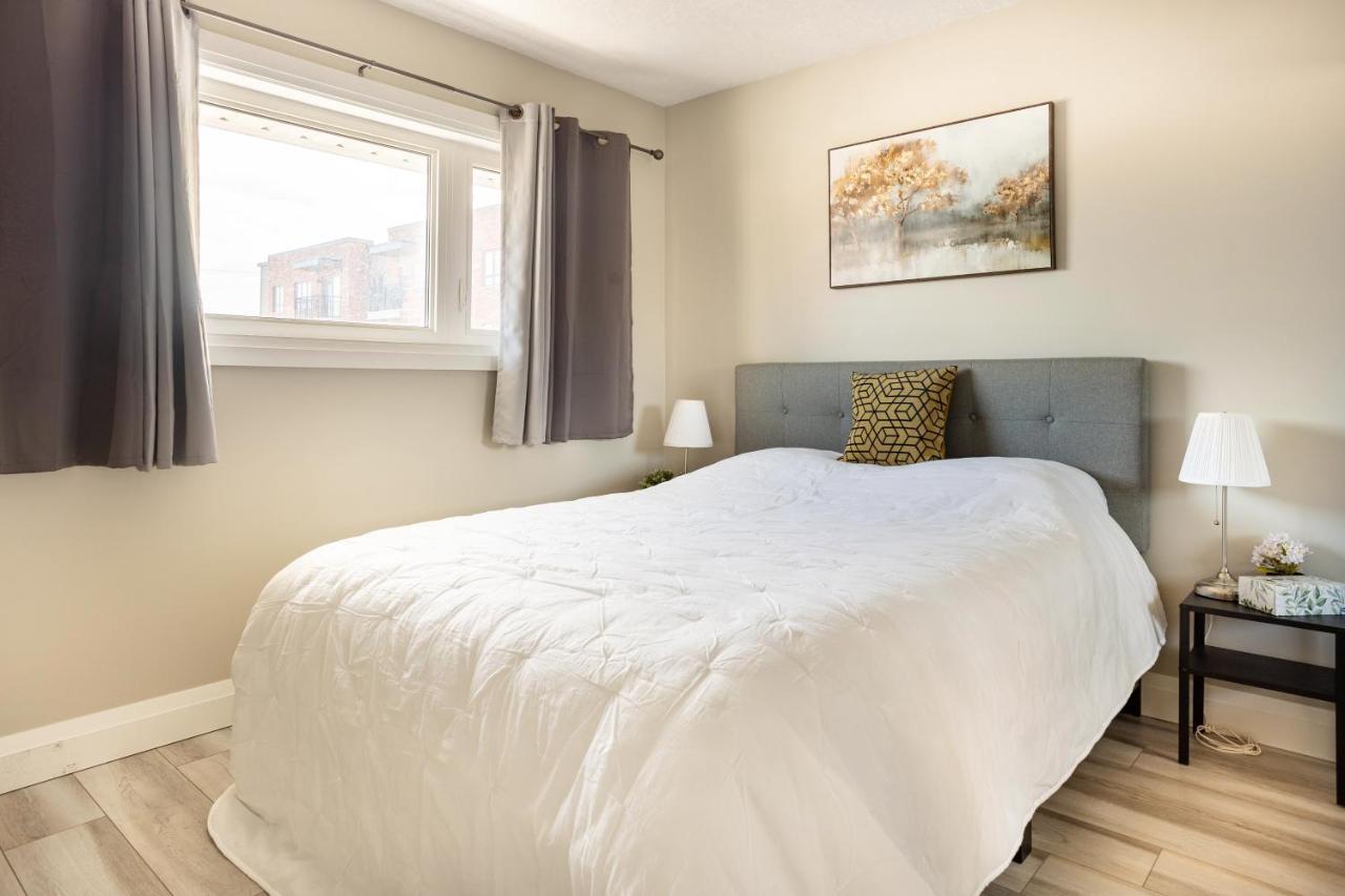 Entire 2 Bedroom Downtown - U3 *