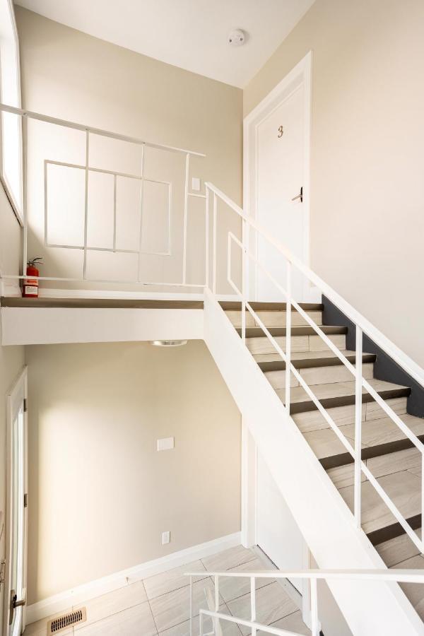 Entire 2 Bedroom Downtown - U3 * Waterloo